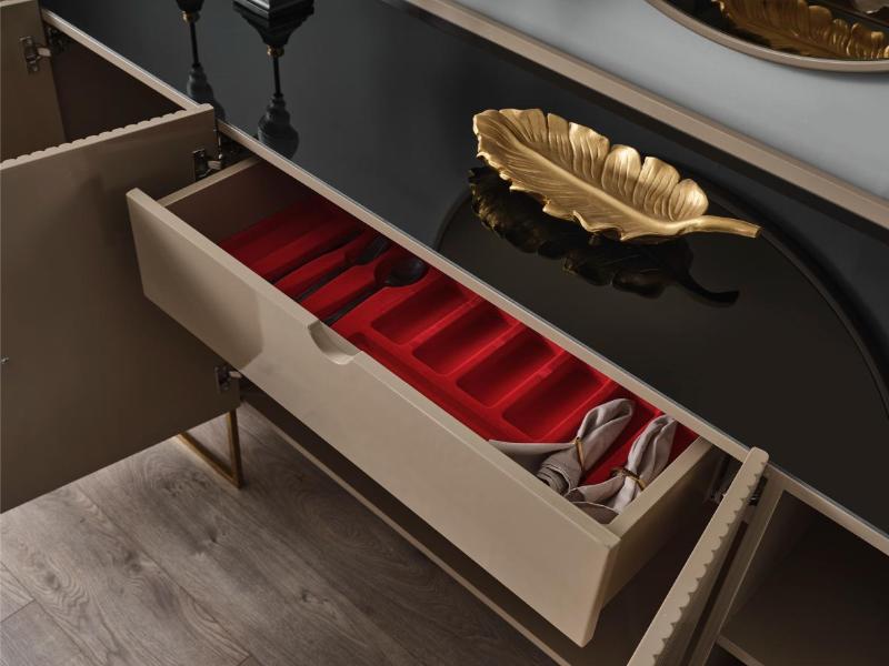 Gucci Capucino siyah cam gold metal Tv Ünitesi